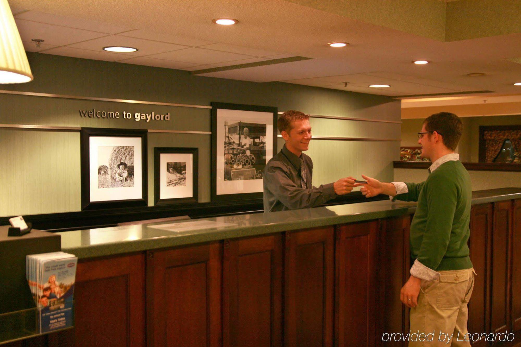 Hampton Inn Gaylord Beltér fotó